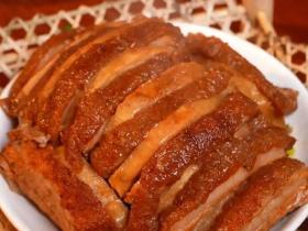 阳朔啤酒鱼：漓江边的火辣邂逅